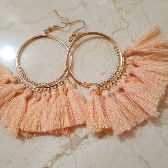 🌈🌈 Boho tassel earrings. - Picture 4 of 4
